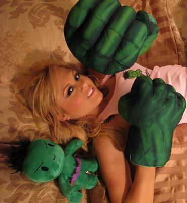 Hulk_Hands_Gloves