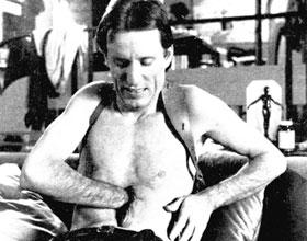 http://www.inpapasbasement.com/wp-content/uploads/2012/02/James_Woods_Videodrome_Stomach.jpg